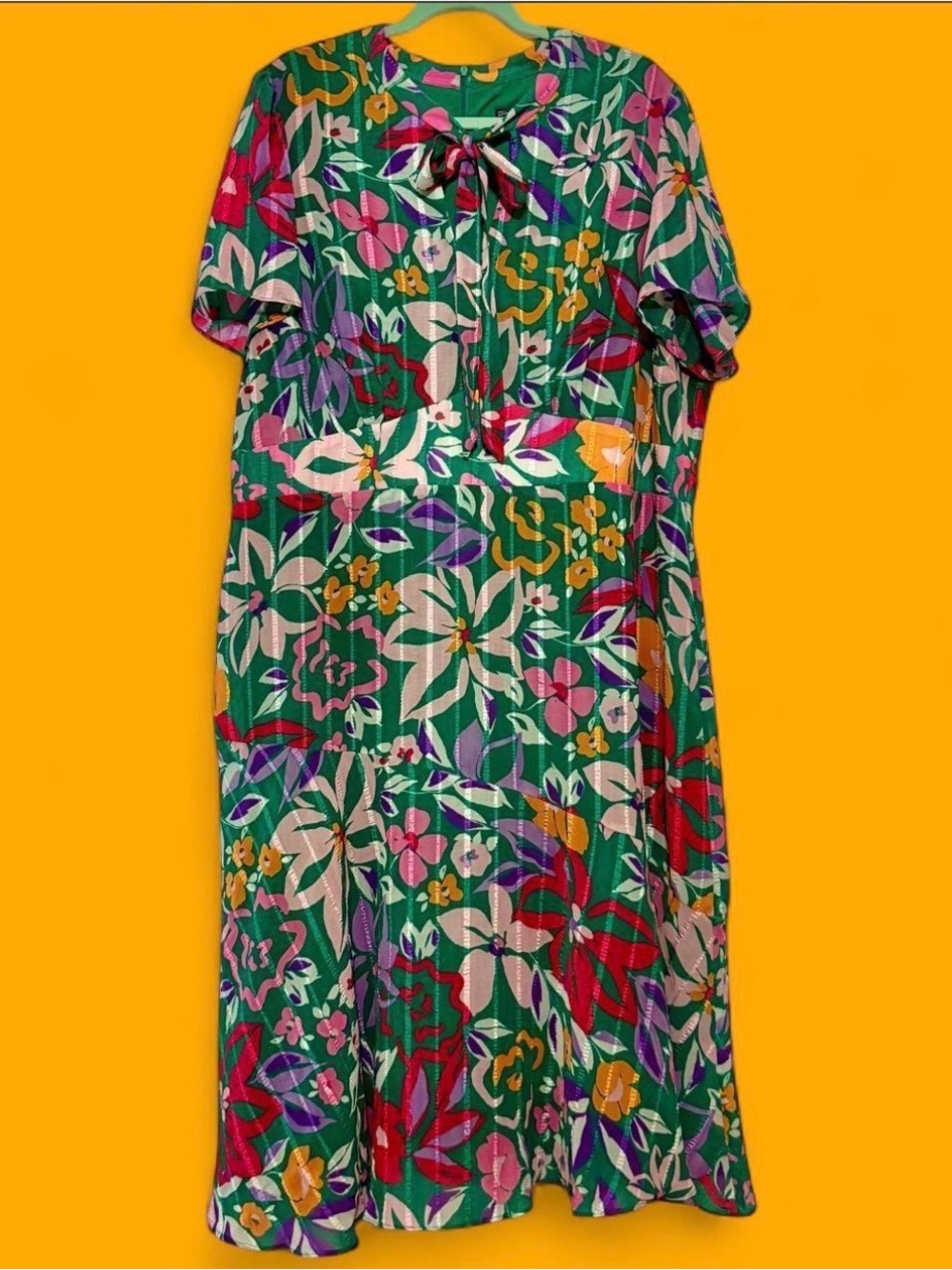 Maggy London Green Floral Tie-Neck Midi Dress